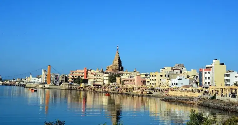 best budget hotel near Dwarkadhish Temple